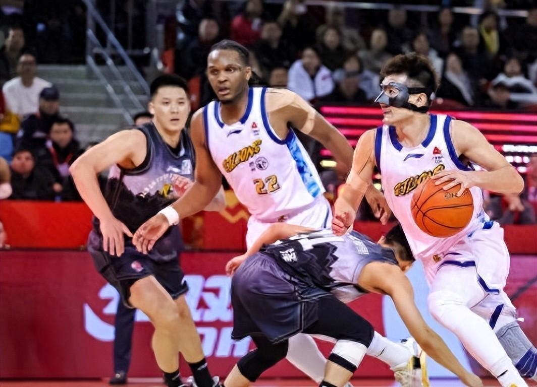 山猫体育直播-事情闹大！广厦爆冷之夜，安保骂孙铭徽家人，球迷：CBA草台班子